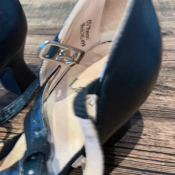 (SOLD)Laduca 2.5” Elizabeth Character Shoe w/Dust Bag - Picture 6 of 10